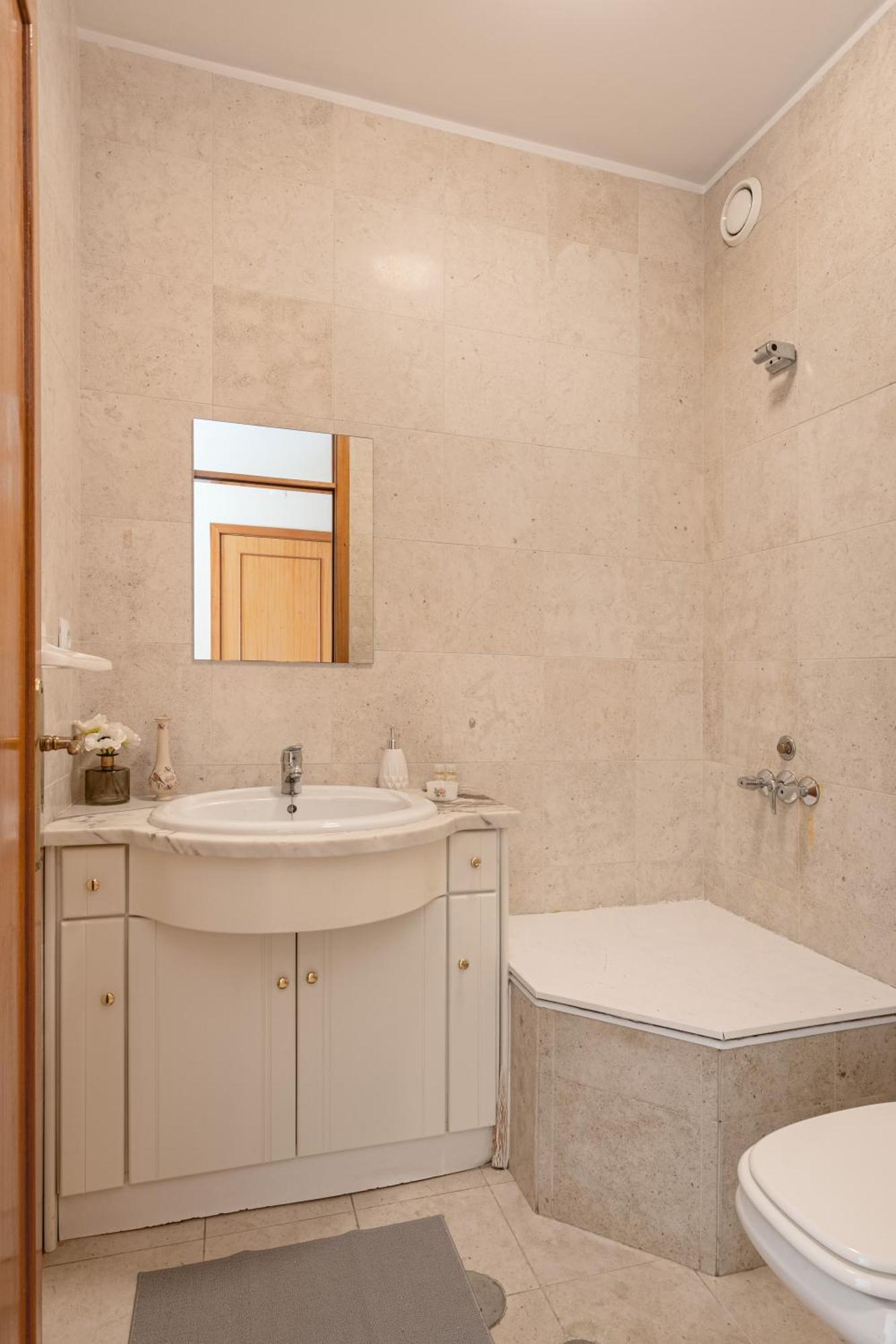 Joivy Stylish City Centre Flat With Parking Maía Dış mekan fotoğraf