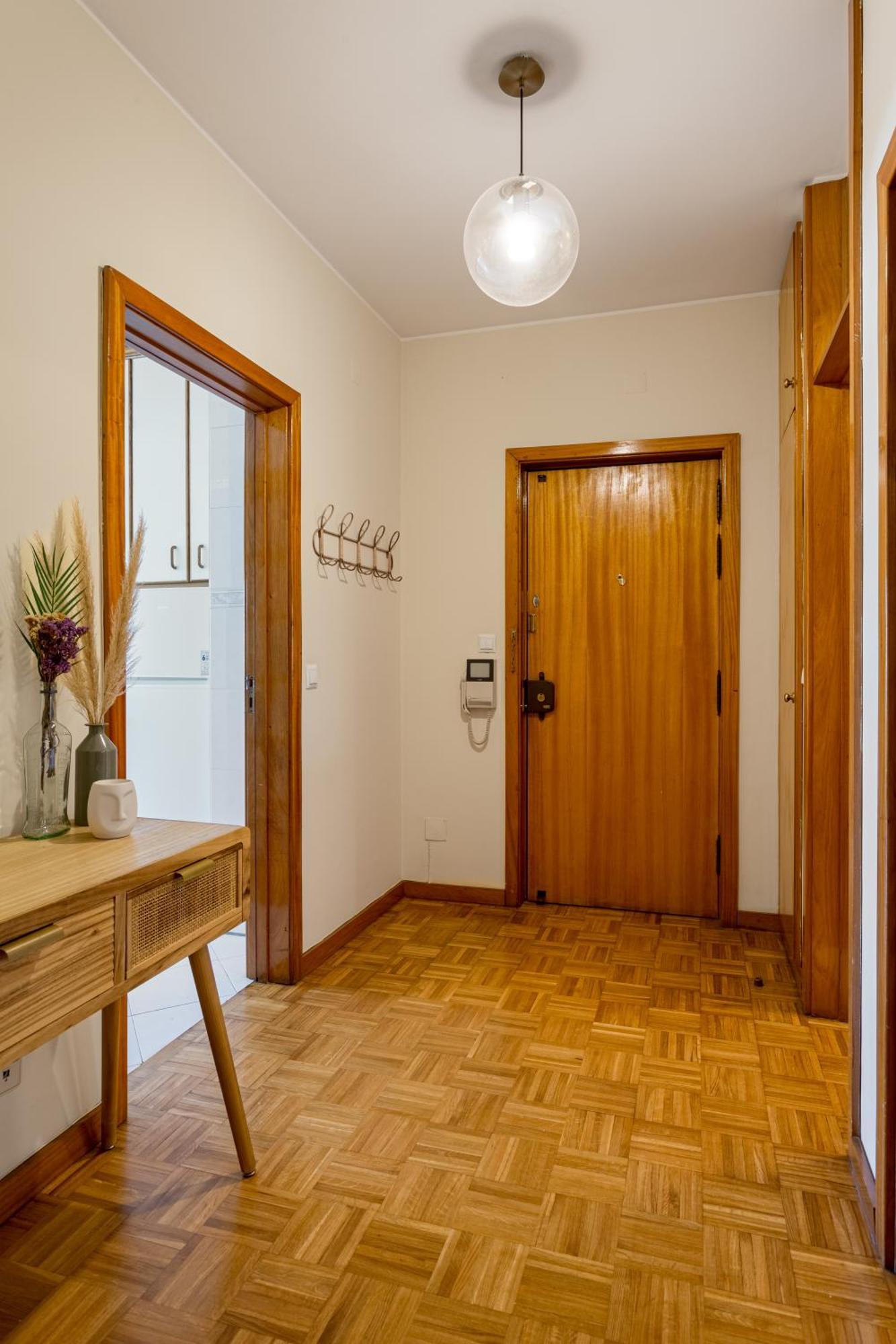 Joivy Stylish City Centre Flat With Parking Maía Dış mekan fotoğraf