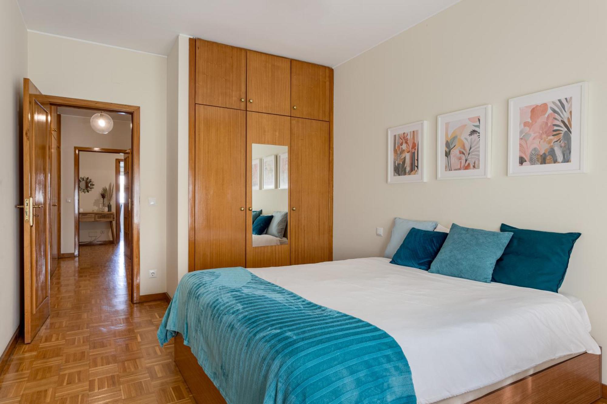 Joivy Stylish City Centre Flat With Parking Maía Dış mekan fotoğraf